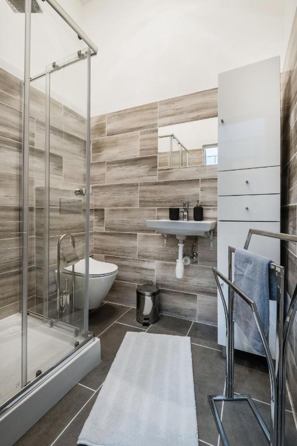 Apartament Jacuzzi And Privacy With 2 Balconies And Free Garage