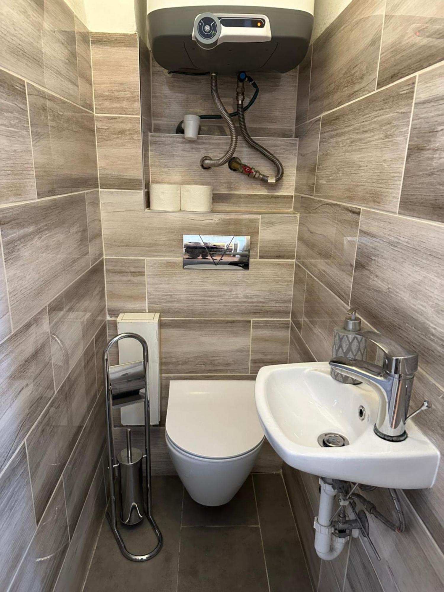 Apartament Jacuzzi And Privacy With 2 Balconies And Free Garage